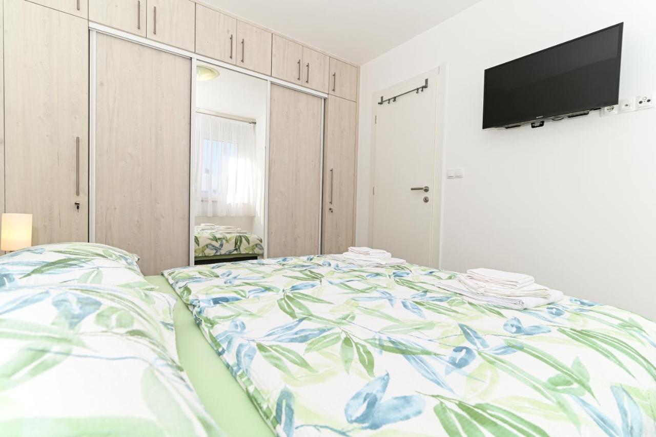 Luxury Apartment With Swimming Pool Ana Τρογκίρ Εξωτερικό φωτογραφία