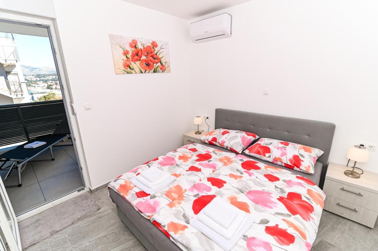 Luxury Apartment With Swimming Pool Ana Τρογκίρ Εξωτερικό φωτογραφία