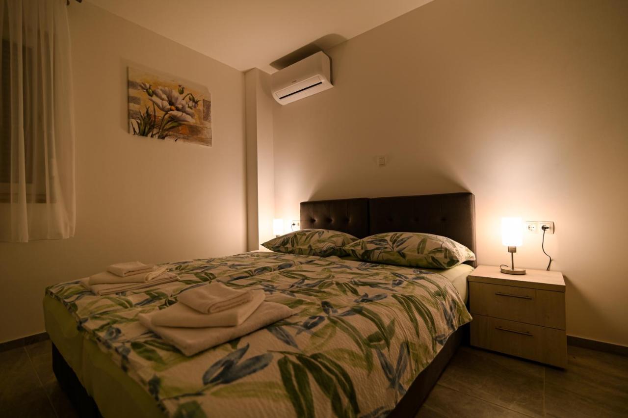 Luxury Apartment With Swimming Pool Ana Τρογκίρ Εξωτερικό φωτογραφία