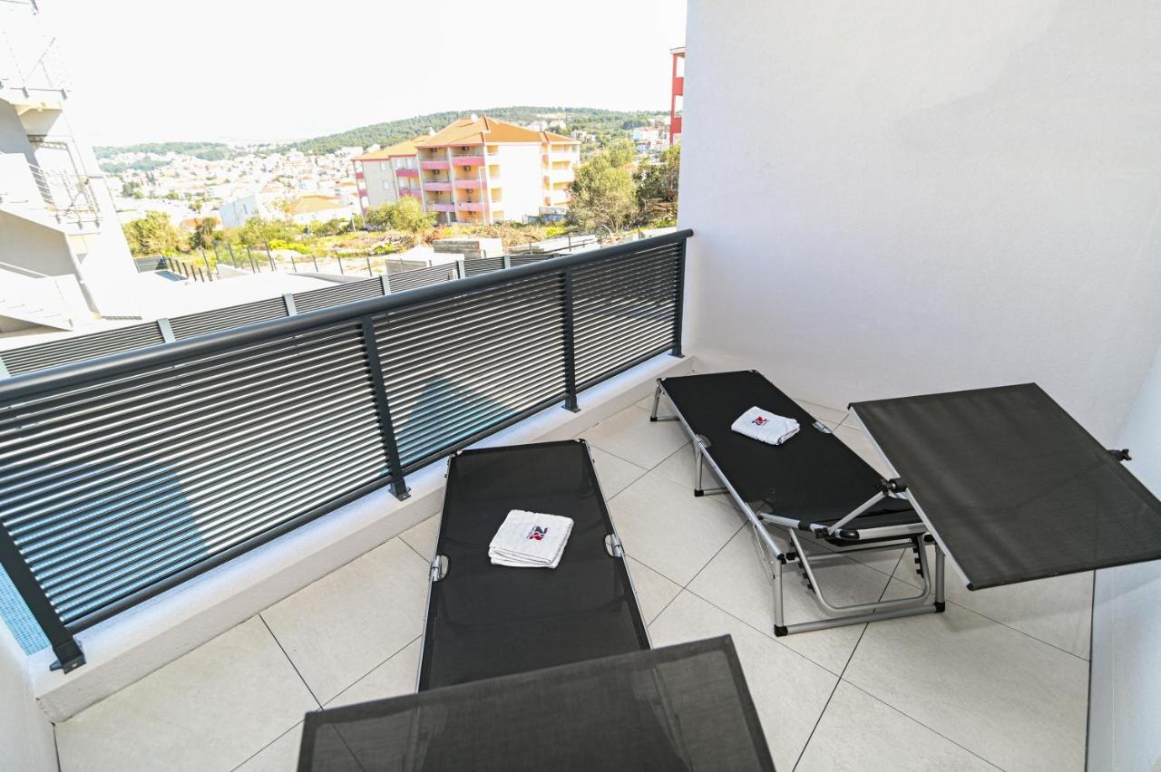 Luxury Apartment With Swimming Pool Ana Τρογκίρ Εξωτερικό φωτογραφία