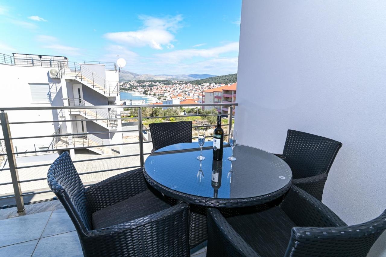 Luxury Apartment With Swimming Pool Ana Τρογκίρ Εξωτερικό φωτογραφία