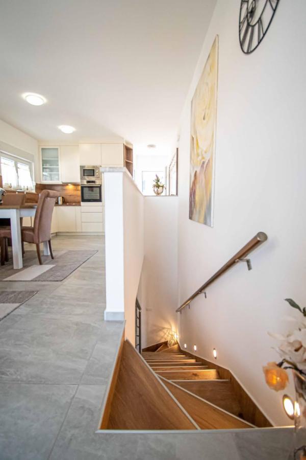 Luxury Apartment With Swimming Pool Ana Τρογκίρ Εξωτερικό φωτογραφία