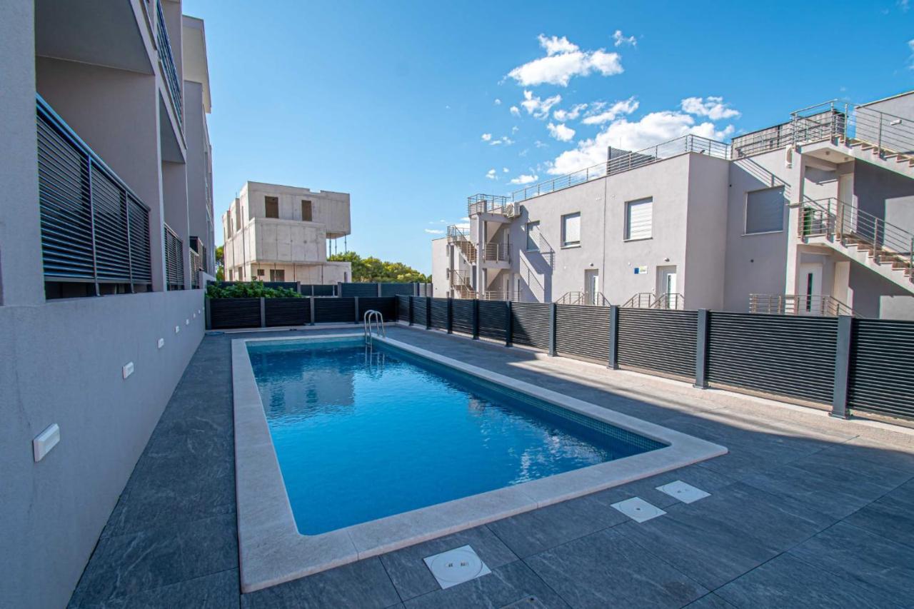 Luxury Apartment With Swimming Pool Ana Τρογκίρ Εξωτερικό φωτογραφία