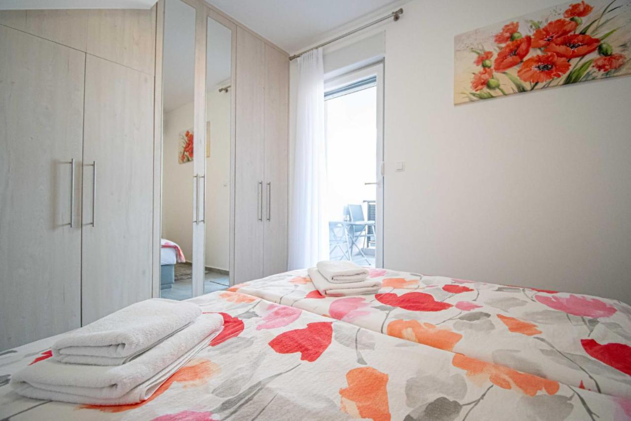 Luxury Apartment With Swimming Pool Ana Τρογκίρ Εξωτερικό φωτογραφία