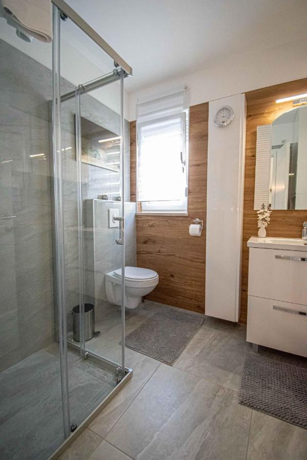 Luxury Apartment With Swimming Pool Ana Τρογκίρ Εξωτερικό φωτογραφία