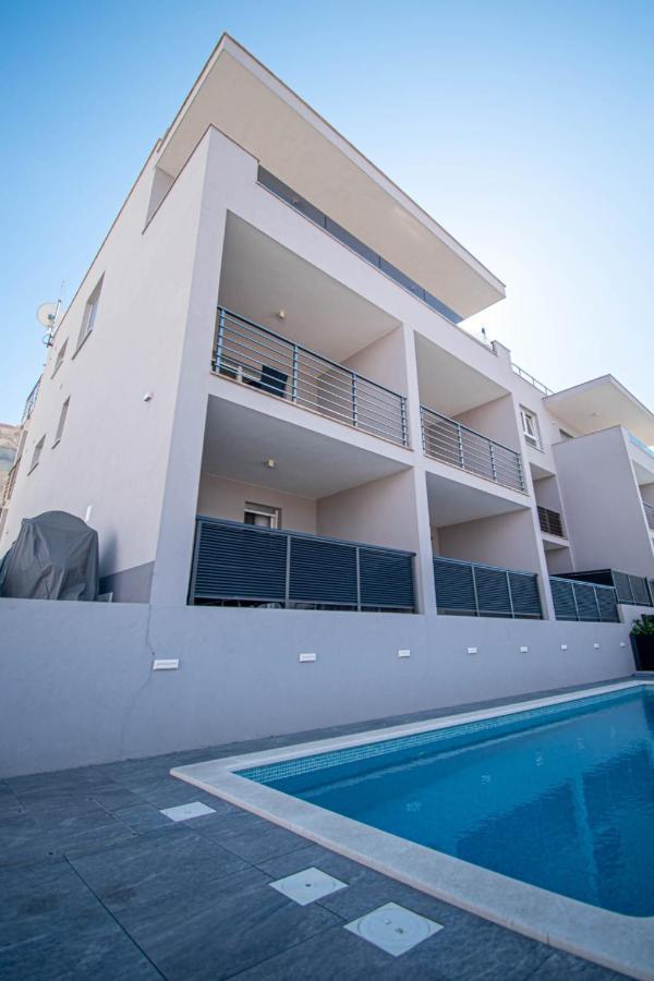 Luxury Apartment With Swimming Pool Ana Τρογκίρ Εξωτερικό φωτογραφία